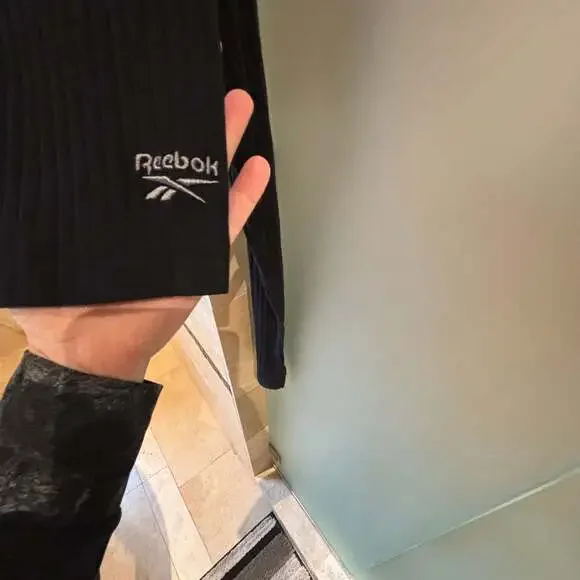 Reebok Active Collective DreamBlend Mid-Layer Sweatshirt - Picture 4 of 5